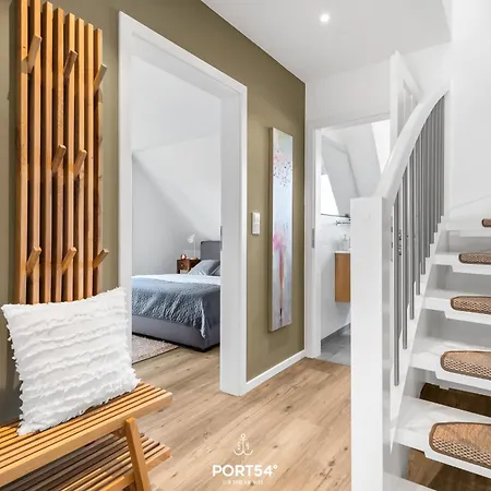 Westwind Apartment *