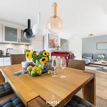 Westwind Apartment *